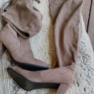 Chic Over the Knee Tan Boots
